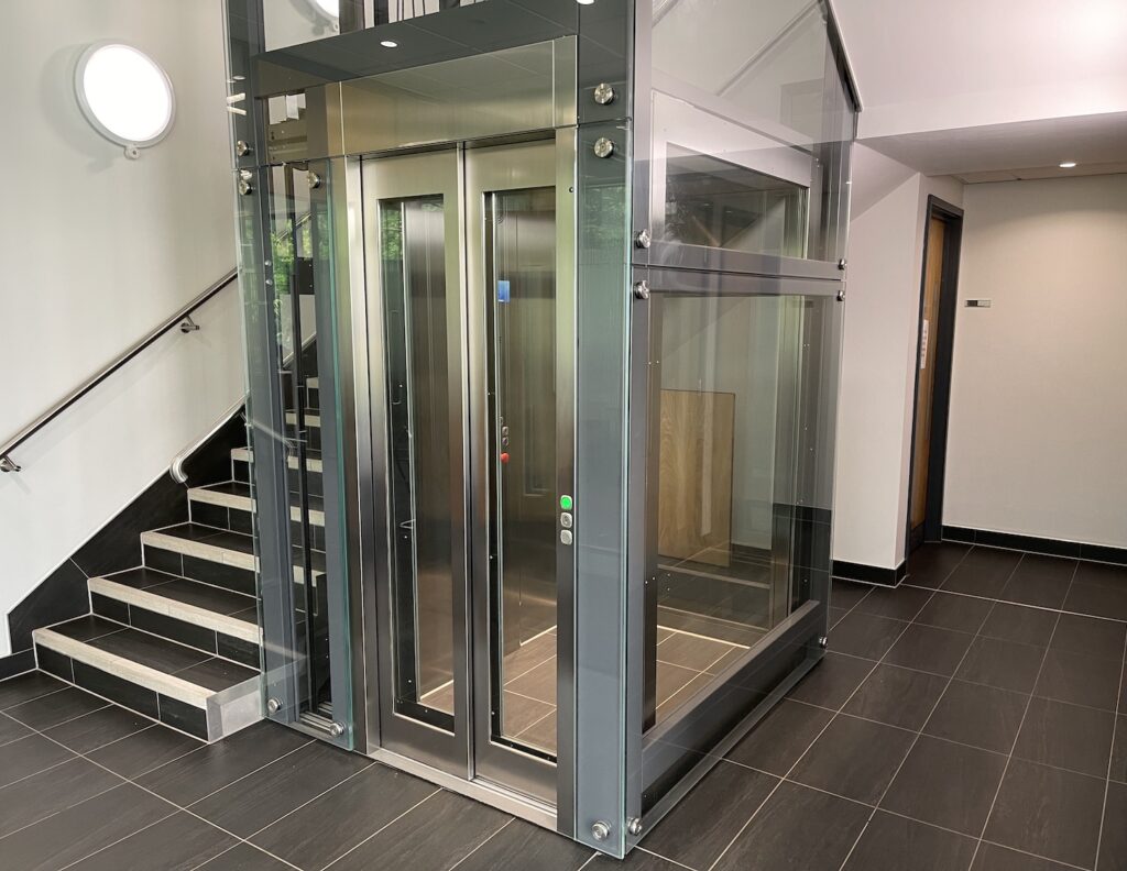 Glass-Lift-at-Pertemps-Head-Offivce-at-Meriden-Hall